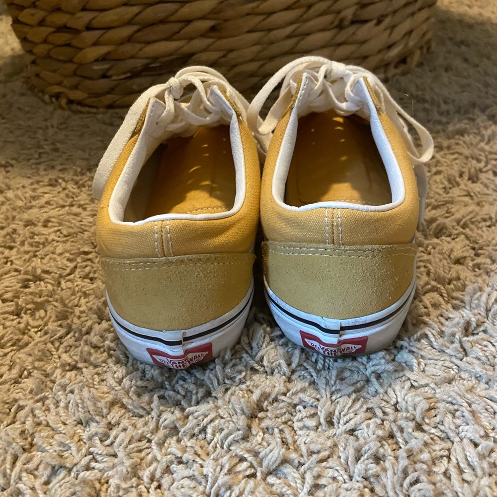 Vans - Picture 2 of 4
